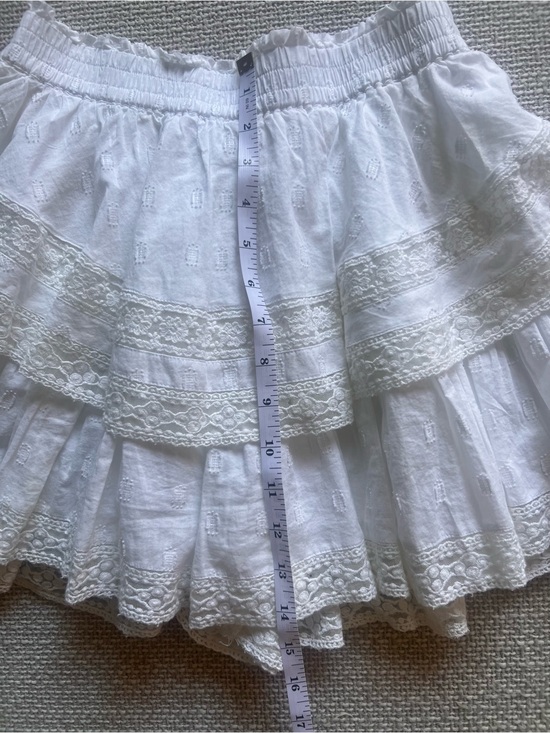 American Eagle Outfitters Dresses & Skirts - American Eagle Outfitters White Tiered Lace Skater Skirt (small)